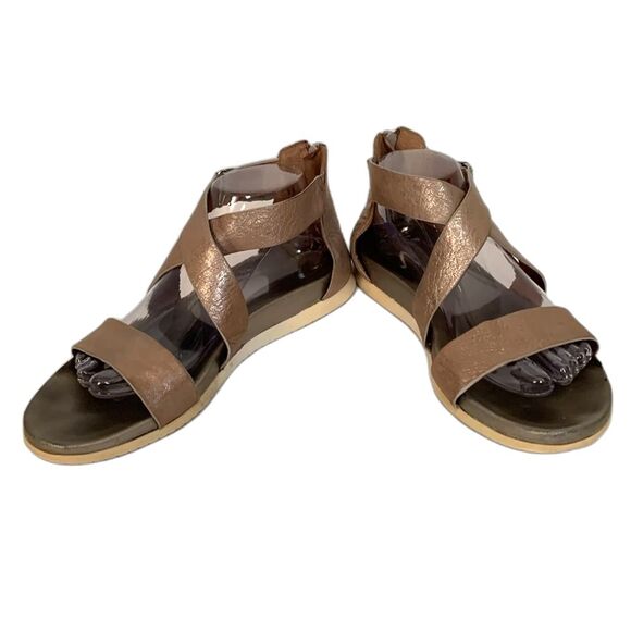 Sofft Fiora Metallic Taupe Leather Cross Strap Zipper Heel Comfort Sandal Sz 10 - Picture 2 of 10